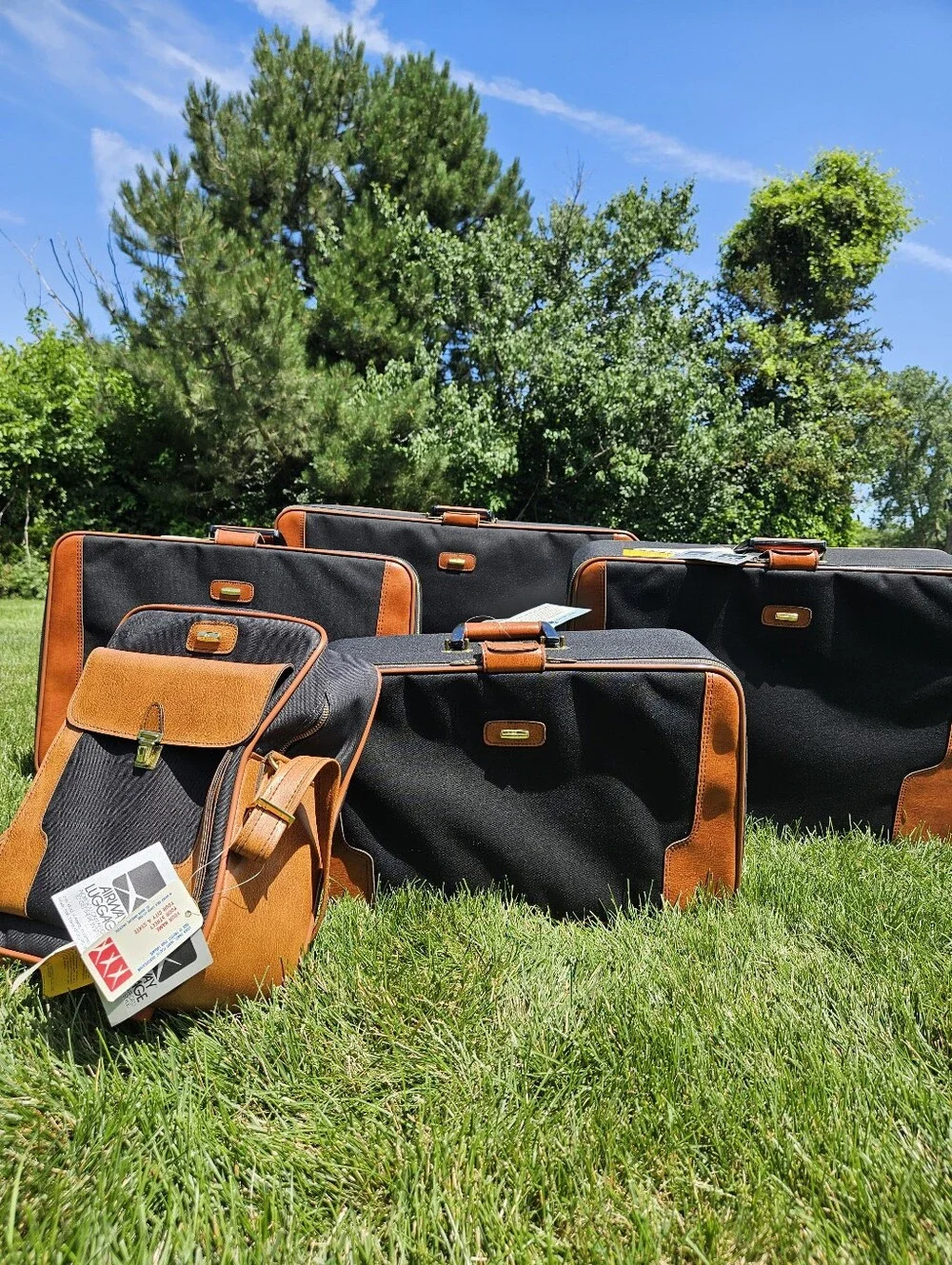 NEW NEW AIRWAY INDUSTRIES  5 PCS  LUGGAGE SET VINTAGE 1980